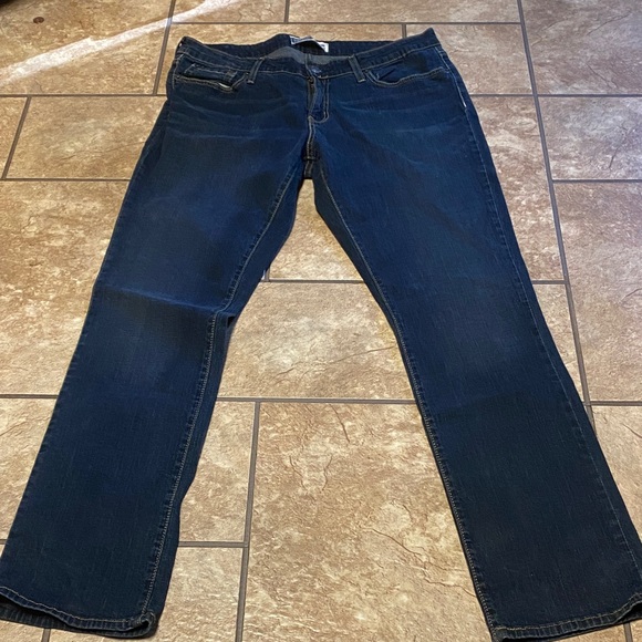 Levi's Deep Indigo Mid-Rise Straight Leg Size 18M Jeans - Picture 1 of 11